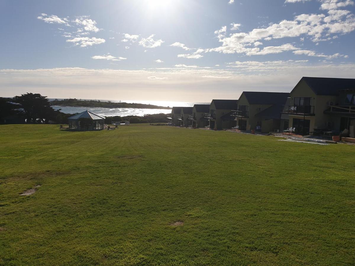 Diamond Island Resort, Restaurant & Bar And Penguin Show Bicheno Bagian luar foto