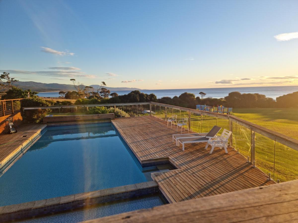 Diamond Island Resort, Restaurant & Bar And Penguin Show Bicheno Bagian luar foto