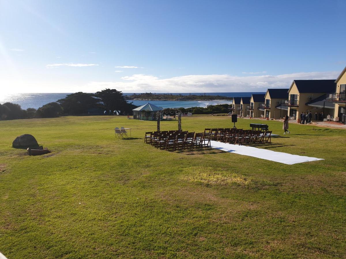 Diamond Island Resort, Restaurant & Bar And Penguin Show Bicheno Bagian luar foto